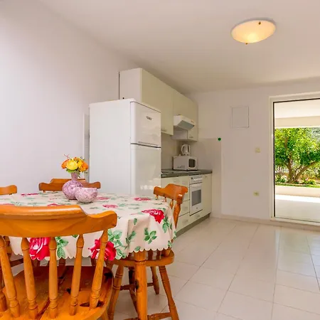 شقة Bakovic روغوزنيكا